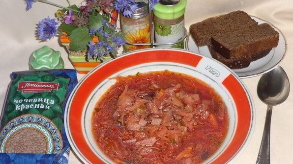постный борщ с чечевицей и черносливом