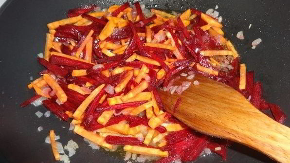 постный борщ с чечевицей и черносливом