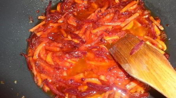 постный борщ с чечевицей и черносливом