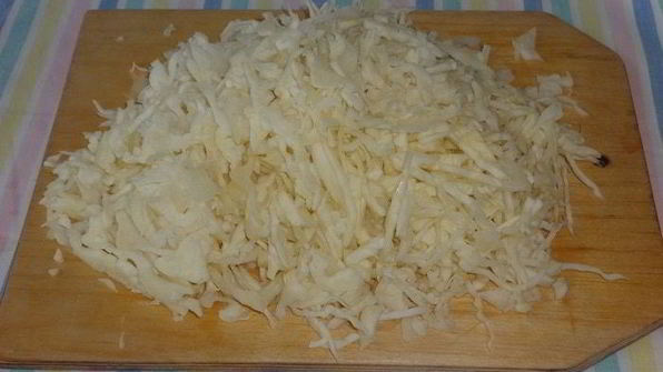 постный борщ с чечевицей и черносливом