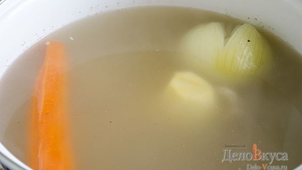 зеленый борщ со щавелем и крапивой