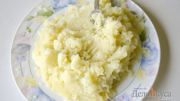 зеленый борщ со щавелем и крапивой