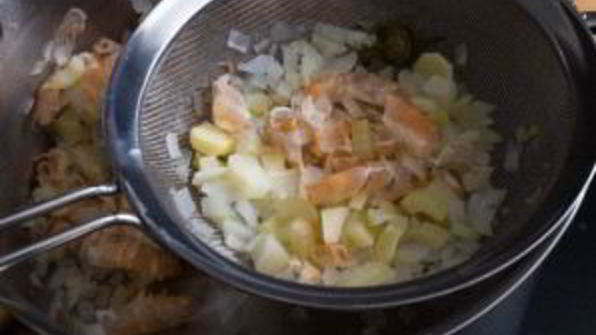 бульон из креветочных панцирей