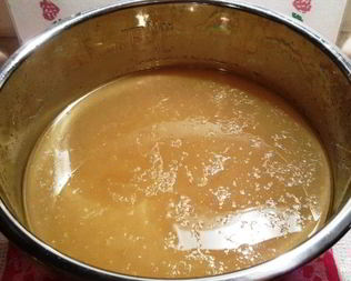 Бульон из куриных лапок