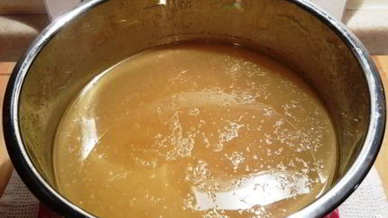 Бульон из куриных лапок