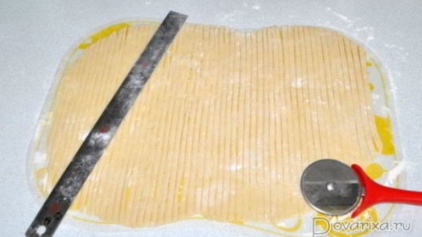 бульон с домашней лапшой