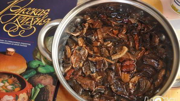 бульон с грибными ушками