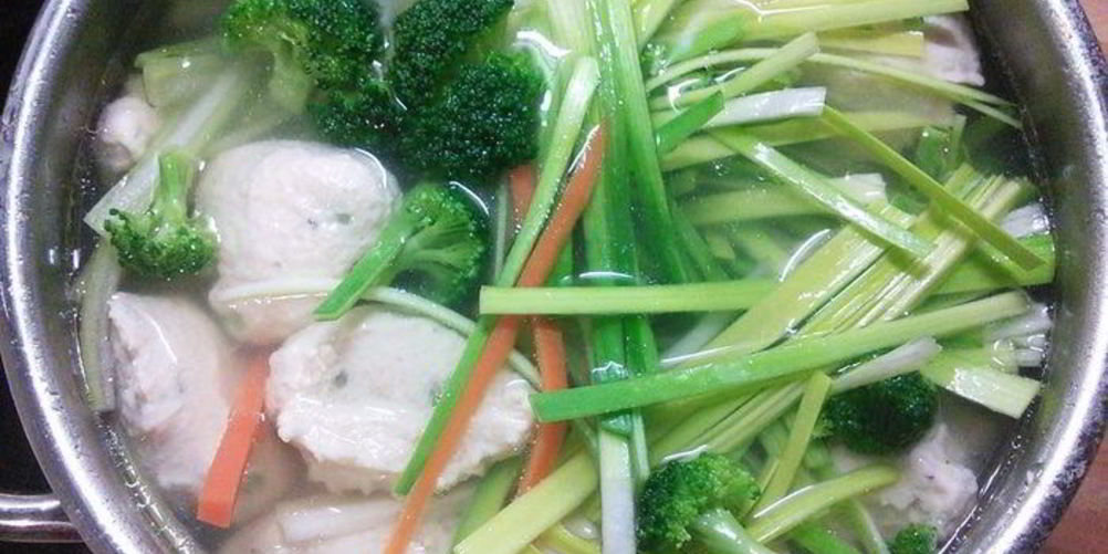 Рецепт бульона с овощами и куриными клесами