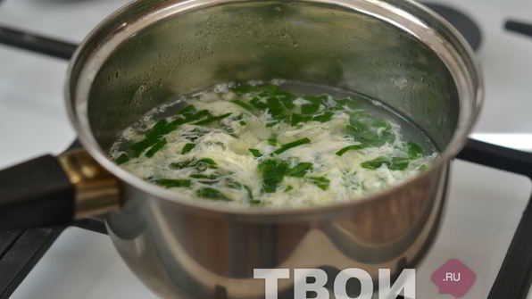 бульон со шпинатом