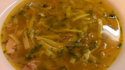 Домашняя лапша на курино-капустном бульоне по-варшавски