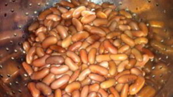 фасолевый суп на мясном бульоне