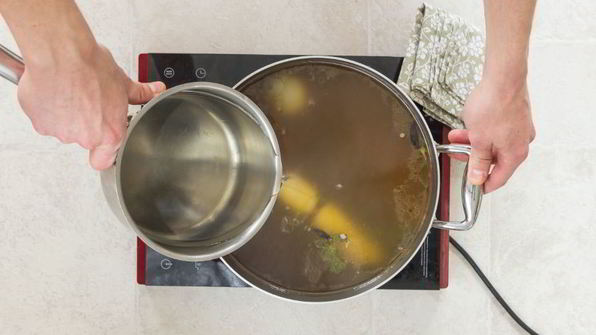 говяжий бульон из косточек