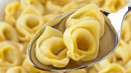 Каппеллетти в бульоне