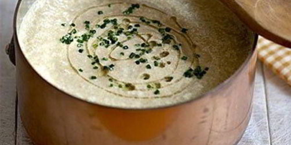 Рецепт крема-супа из мирпуа шампиньонов со сливками на курином бульоне