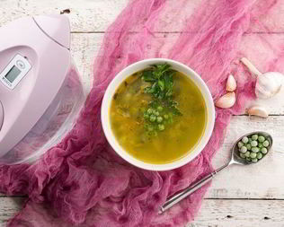 Куриный бульон с овощами