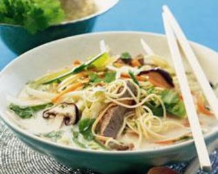 Тайский говяжий бульон с лапшой