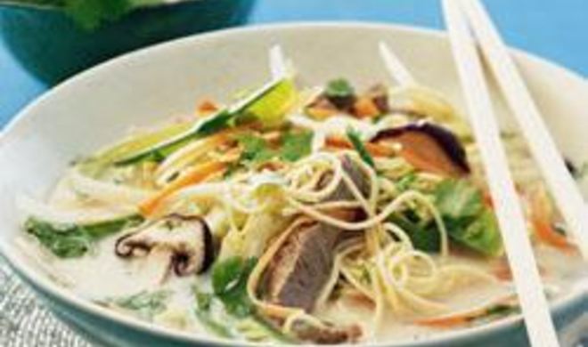 Тайский говяжий бульон с лапшой