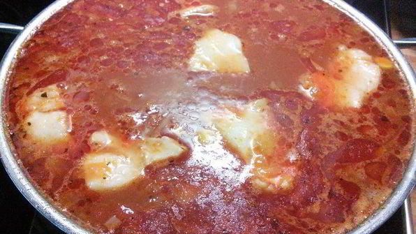 томатный рыбный суп на курином бульоне