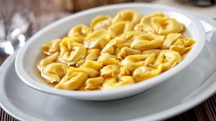 Тортеллини в бульоне