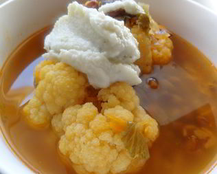 Фасолево-грибной суп с кремом из цветной капусты и рокфора