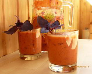 Гаспачо с черешней