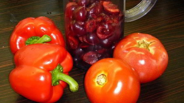 гаспачо с черешней