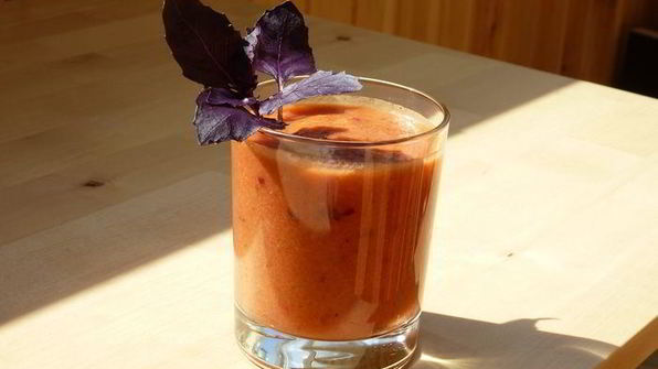 гаспачо с черешней