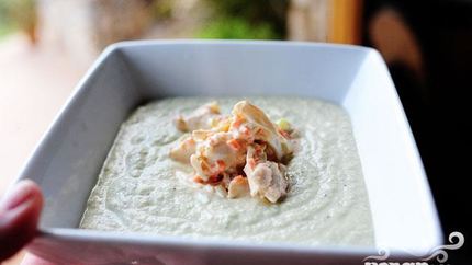 Гаспачо с крабовым салатом