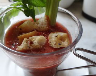 Гаспачо с сухариками