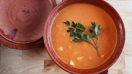 Гаспачо с томатами и персиками