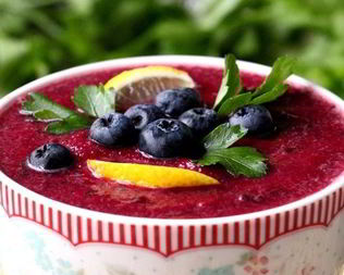 Свекольно-ягодный гаспачо