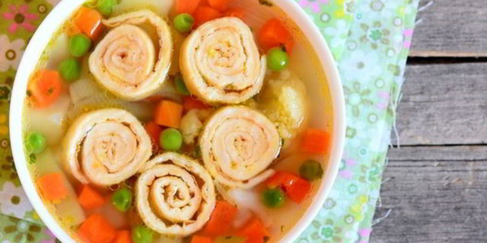 Рецепт диетического горохового супа с чесночными рулетами