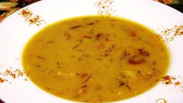 гороховый крем-суп на копченных ребрышках