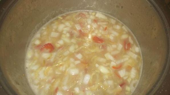 гороховый крем-суп на копченных ребрышках