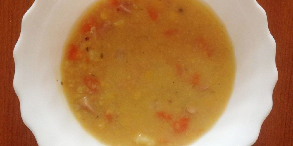 Рецепт горохового супа с беконом и свиными ребрышками