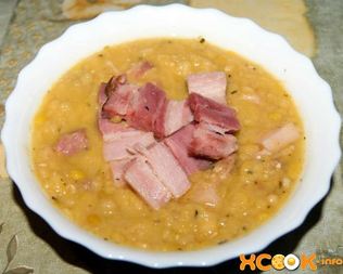 Гороховый суп с копченой грудинкой