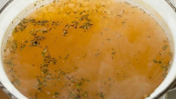 гороховый суп с копченой грудинкой