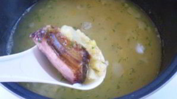 гороховый суп с копченостями в мультиварке