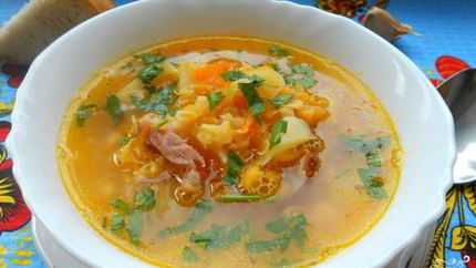 Гороховый суп с копченым окорочком