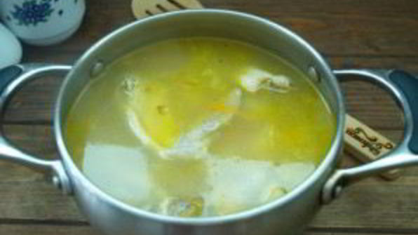гороховый суп с куриными крыльями