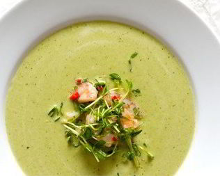 Холодный гороховый суп с креветками