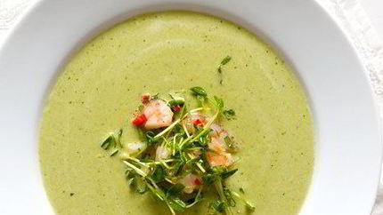 Холодный гороховый суп с креветками