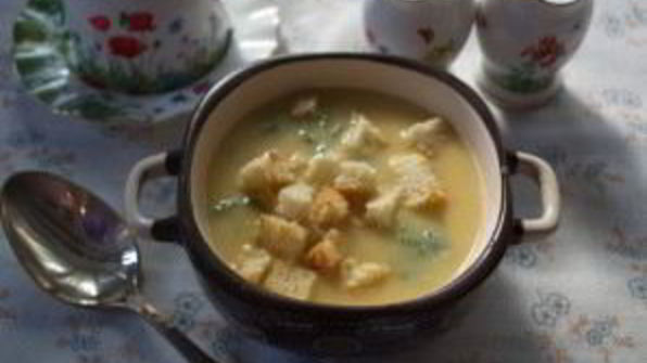 суп гороховый с гренками