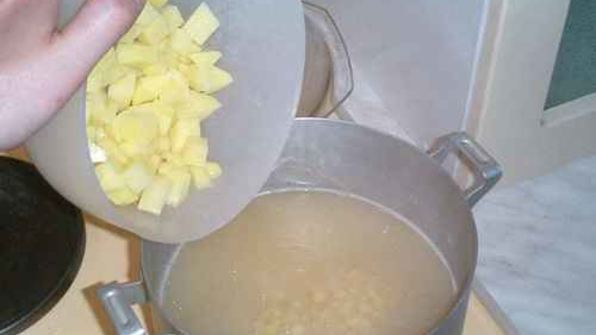 суп гороховый с копченостями