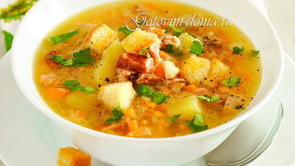 Суп гороховый с копчеными ребрышками