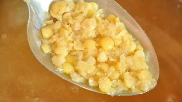 суп гороховый с копчеными ребрышками