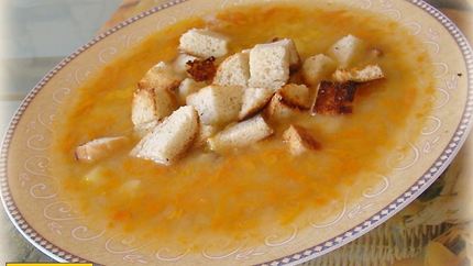 Суп гороховый с копчеными свиными ребрами на костном бульоне