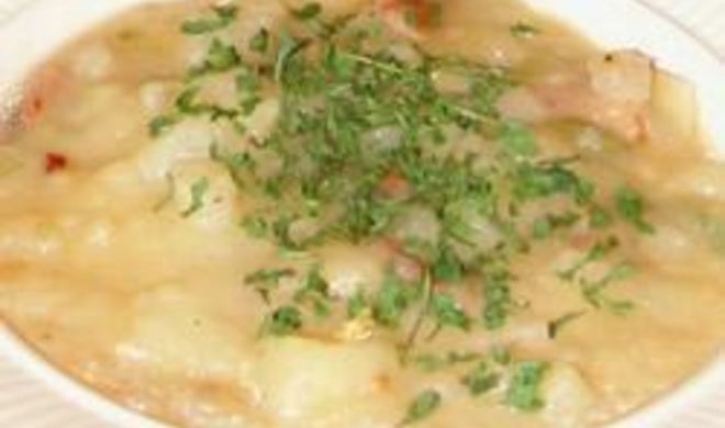 Картофельный суп с сыром и беконом