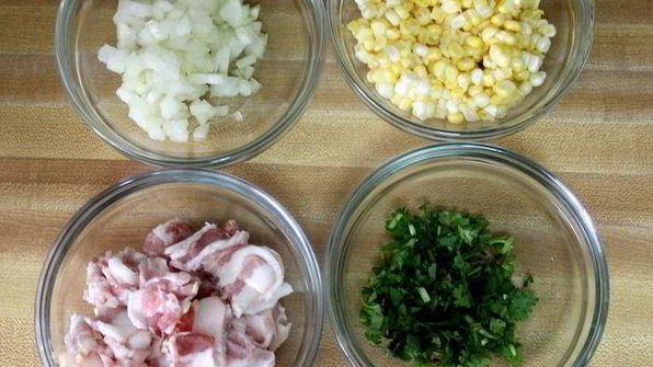 холодный суп из авокадо с начинкой