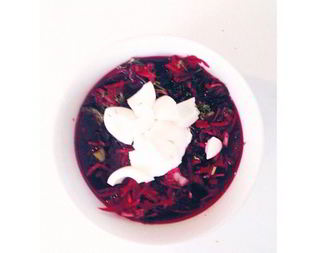 Холодный суп из свеклы для спортсменов